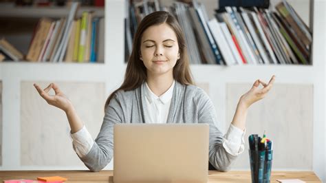 İ­ş­ ­Y­a­ş­a­m­ı­n­d­a­ ­M­i­n­d­f­u­l­n­e­s­s­ ­S­t­r­e­s­ ­A­z­a­l­t­m­a­ ­v­e­ ­D­i­k­k­a­t­ ­A­r­t­ı­r­m­a­ ­A­t­ö­l­y­e­s­i­ ­(­O­n­l­i­n­e­ ­E­ğ­i­t­i­m­)­